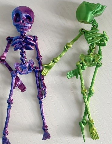 Plastic Skull Manikin Statue